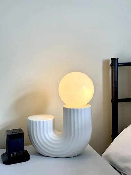 Boho Modern Entire House In Southampton - Sleeps 13 - 5 Bedrooms - 7 Beds - Overlooking The Original City Walls -Walking Distance To The City Centre & Cruise Terminals - Private Garage 0*,  United Kingdom