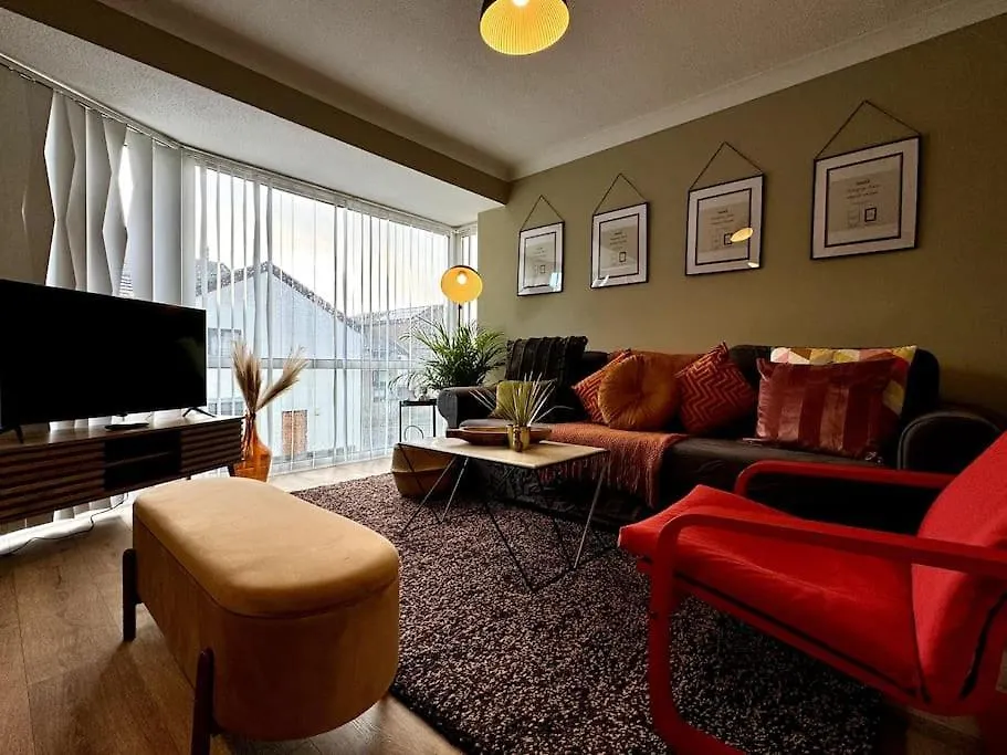 Boho Modern Entire House In Southampton - Sleeps 13 - 5 Bedrooms - 7 Beds - Overlooking The Original City Walls -Walking Distance To The City Centre & Cruise Terminals - Private Garage contacts